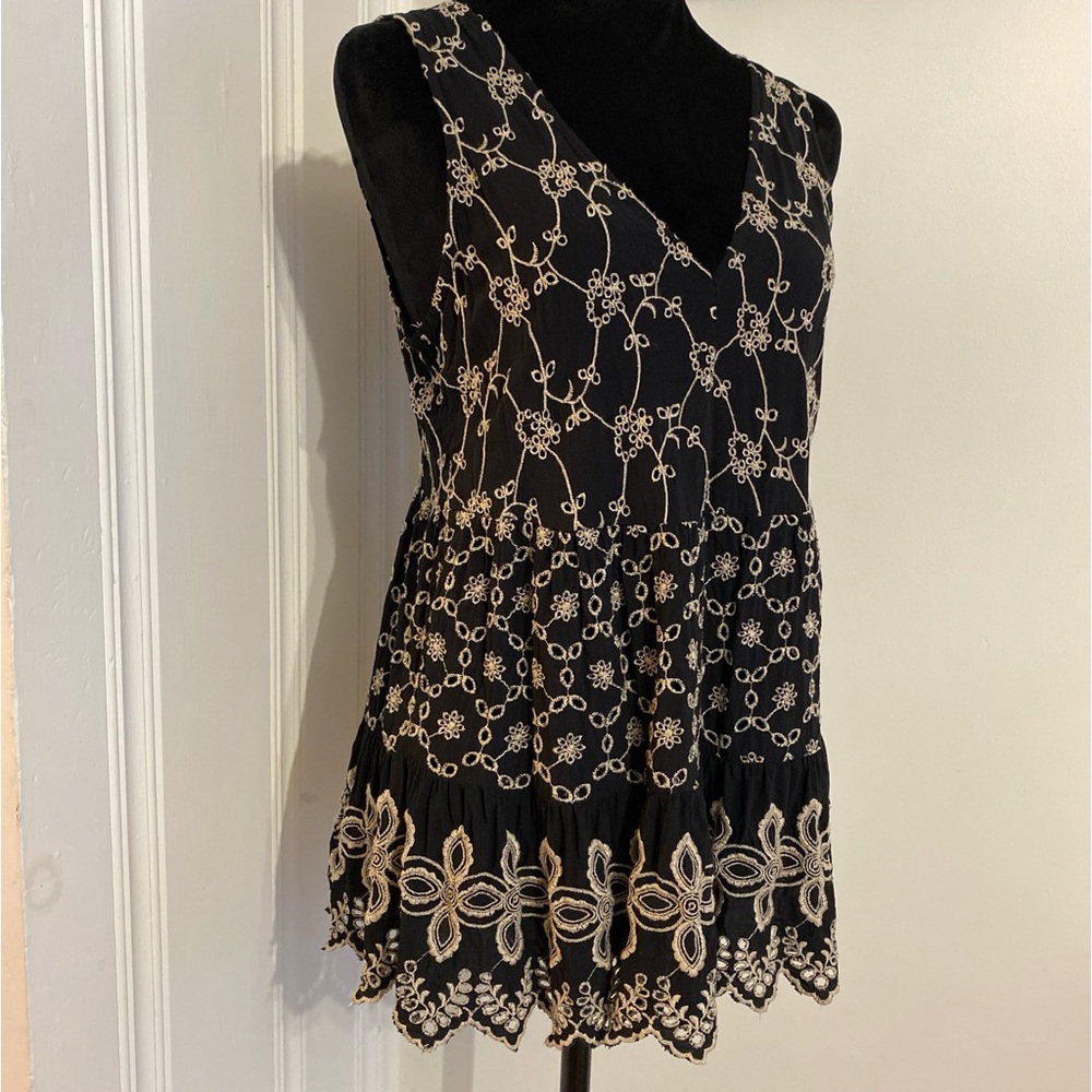 American Eagle Outfitters Black boho floral eyelet embroidered top women’s XS